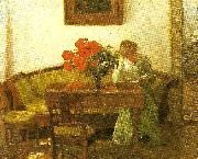 Anna Ancher valmuer pa et bord foran en lasende dame